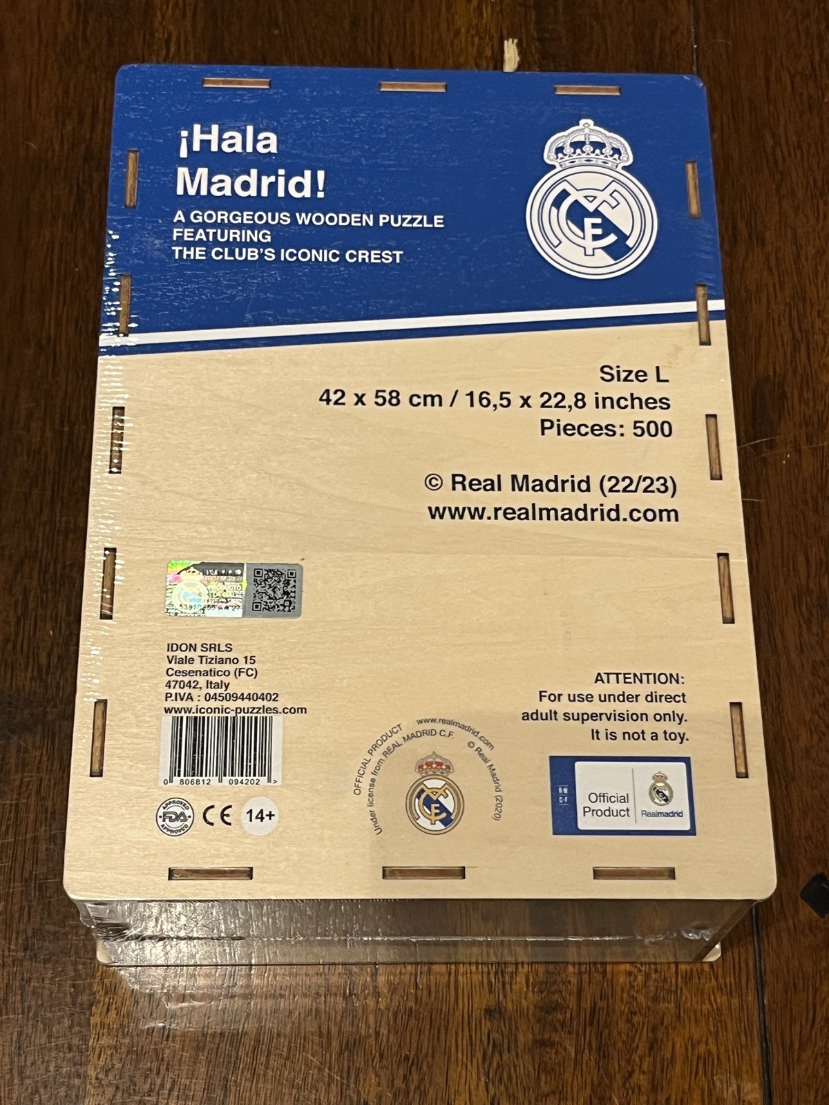 Official REAL MADRID Football Club Crest LARGE Wooden Puzzle New & Sealed 500pcs