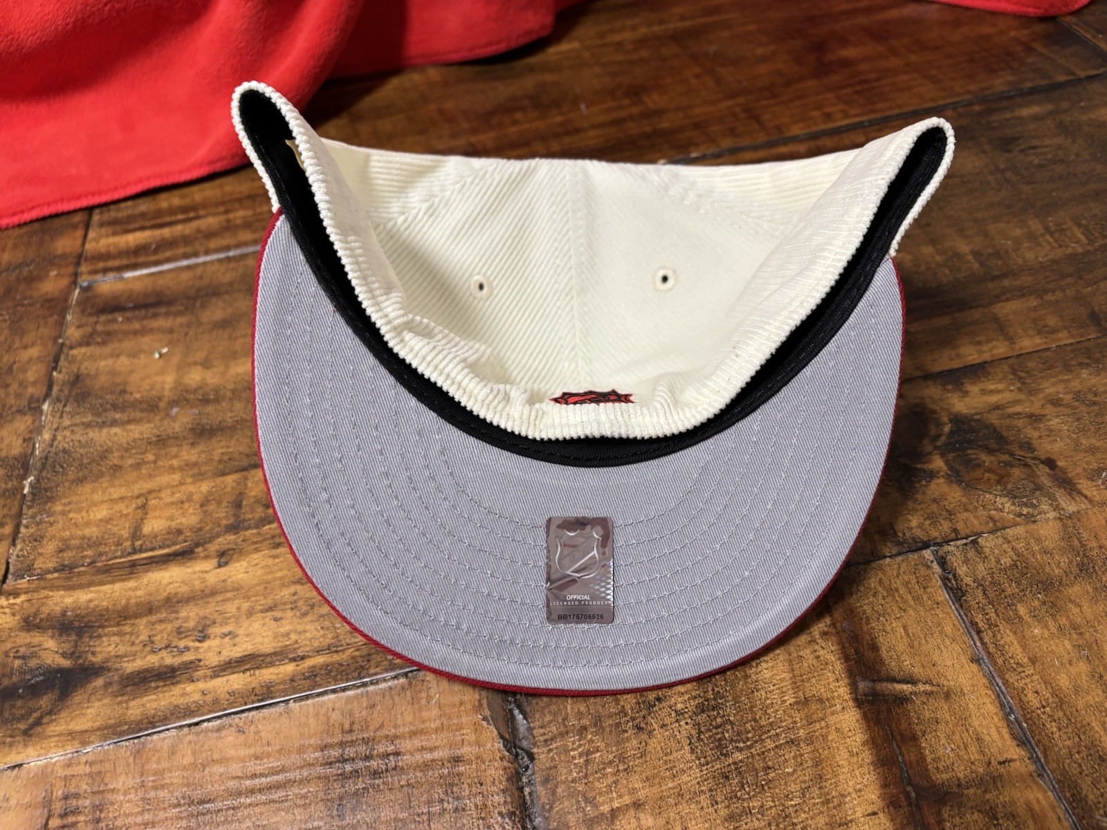 Chicago Blackhawks White Cream Corduroy Red New Era Fitted Hat 7 5/8 Gray UV