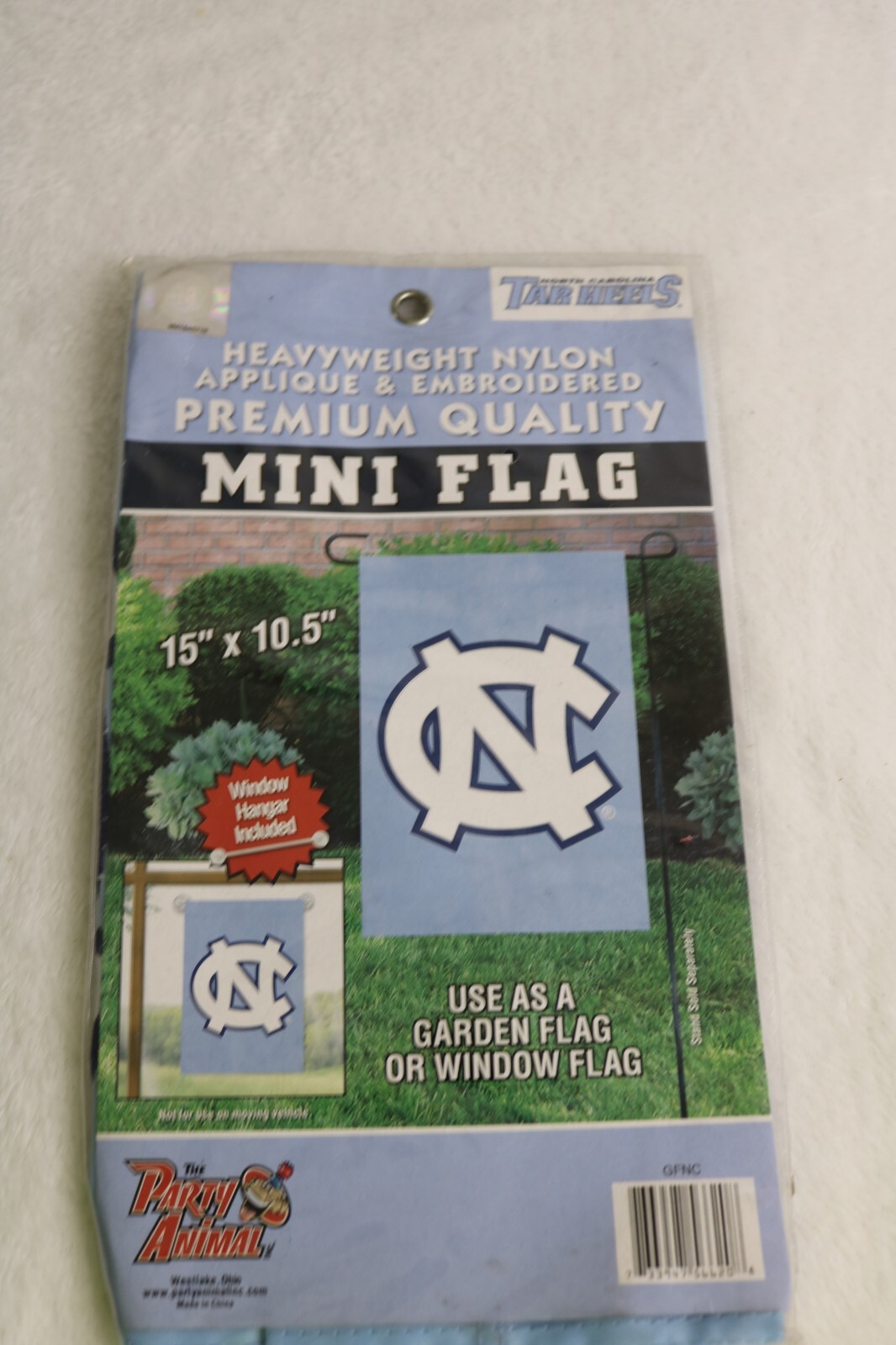 NORTH CAROLINA TAR HEELS NCAA PREMIUM MINI GARDEN FLAG 15 X 10.5 New In Package