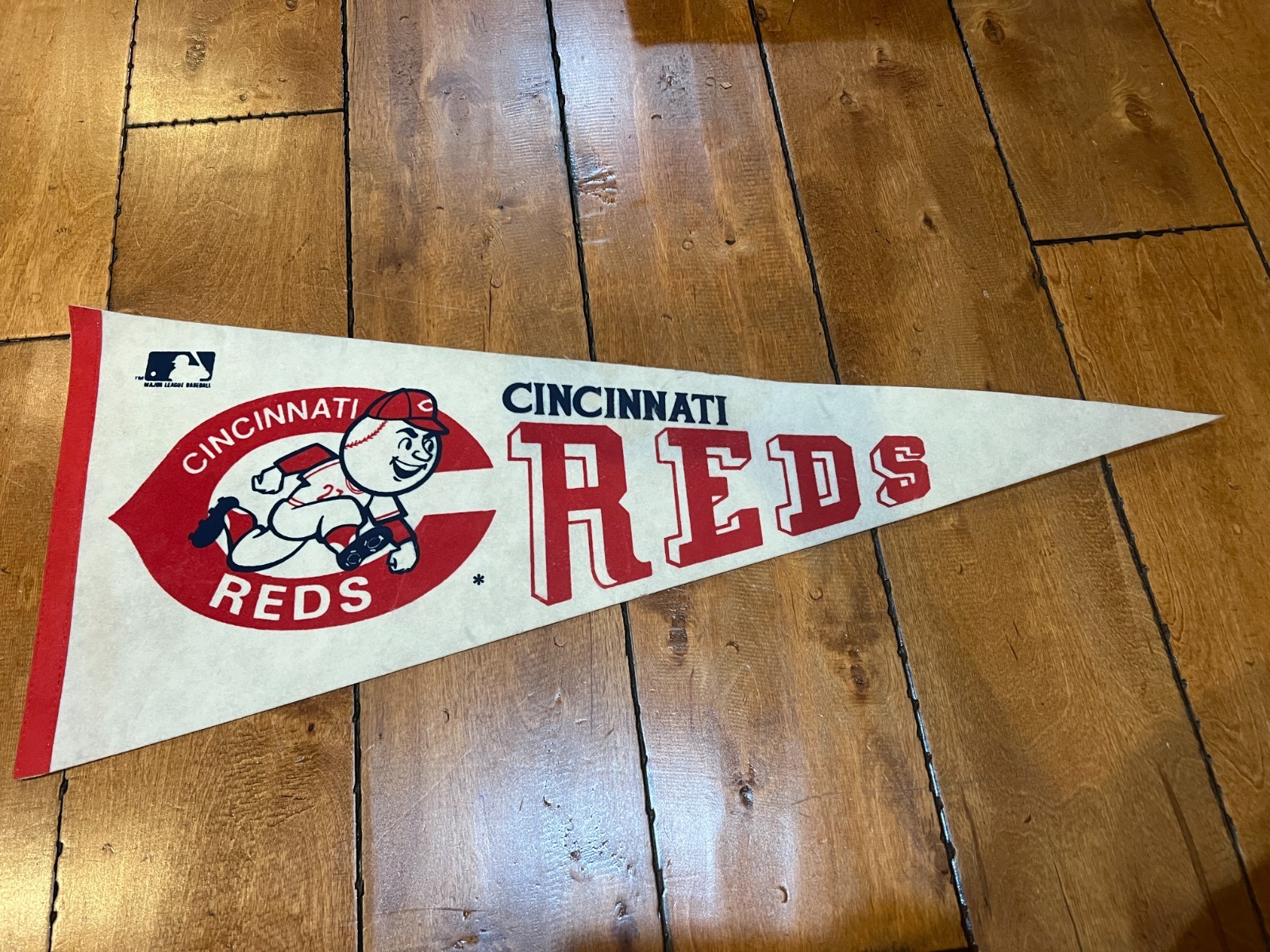 Vintage 1970s CINCINNATI REDS Original MLB Baseball 30X12 Full Size Pennant Flag