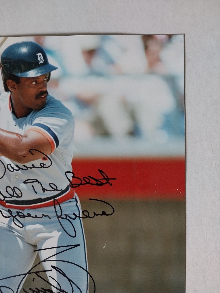Signed 8×10 CECIL FIELDER Detroit Tigers in person Autographed photo