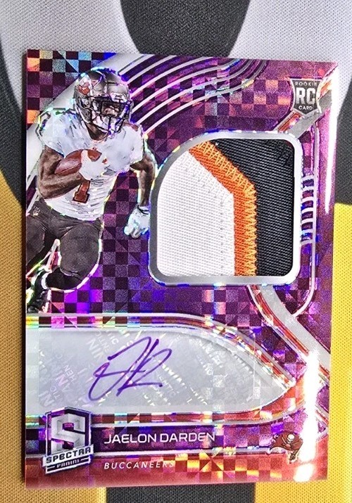 2021 Spectra – Rookie Patch Auto (Rpa) Jaelon Darden #237 Neon Purple, 5/30 Bucs