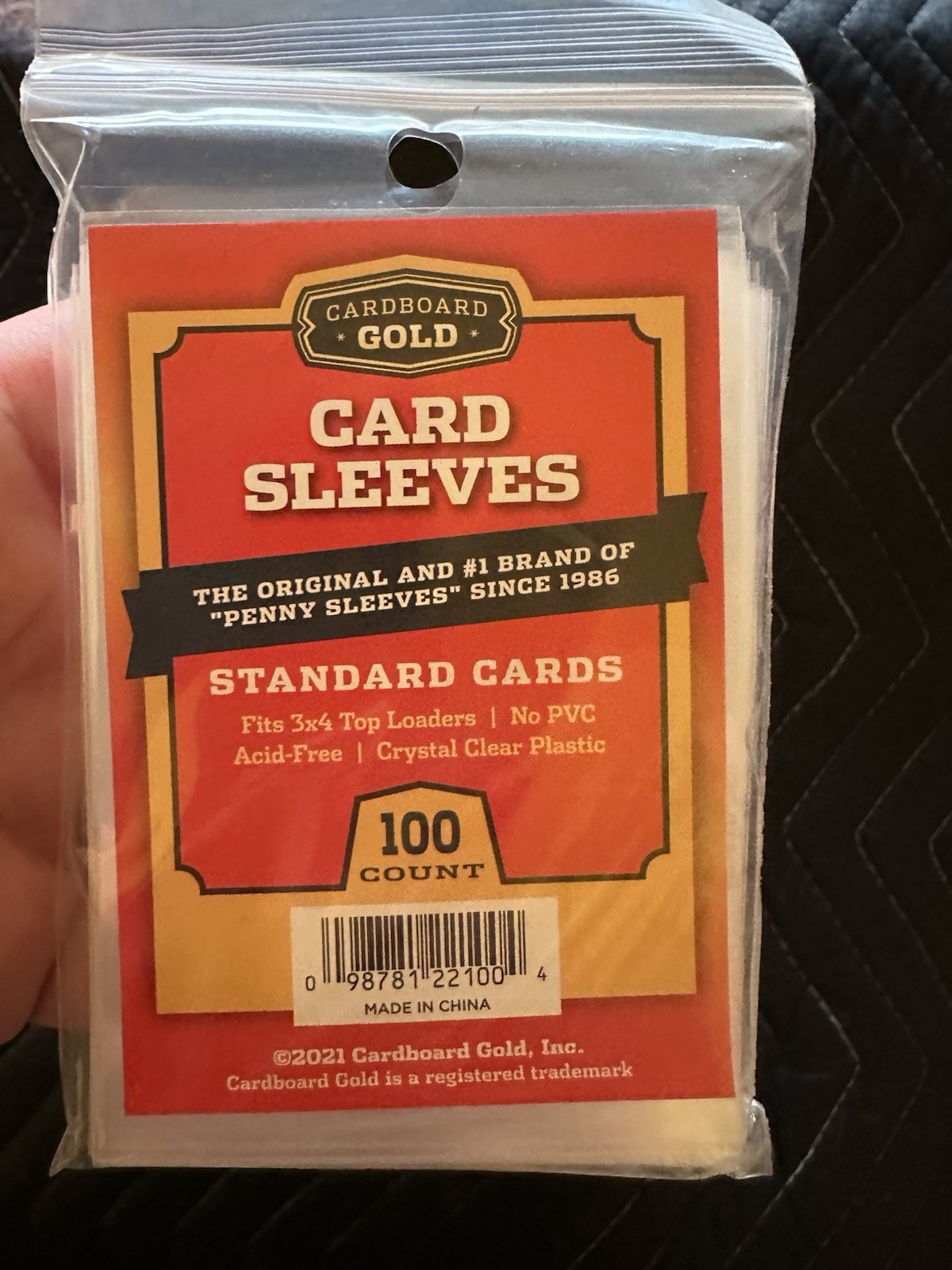 *BRAND NEW* Cardboard Gold Acid-Free Crystal Clear Card Sleeves 600