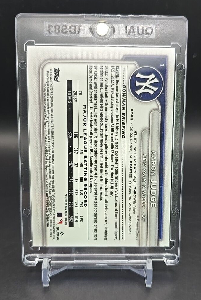 AARON JUDGE RAINBOW REFRACTOR INSERT CARD WITH CASE MLB NEW YORK YANKEES