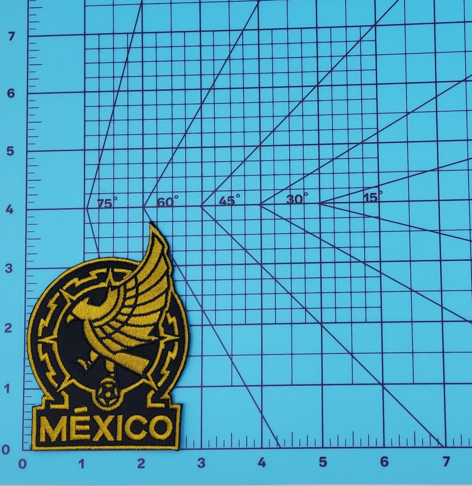 Seleccion Mexicana Gold Futbol Mexico Soccer Embroidered Iron-on Patch – 3.75″