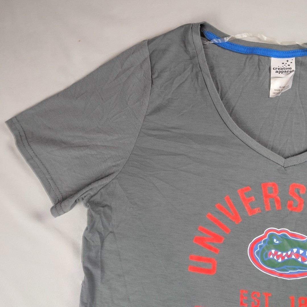 University of Florida Gators Shirt Women’s XL Gray Short Sleeve V-Neck UF EUC