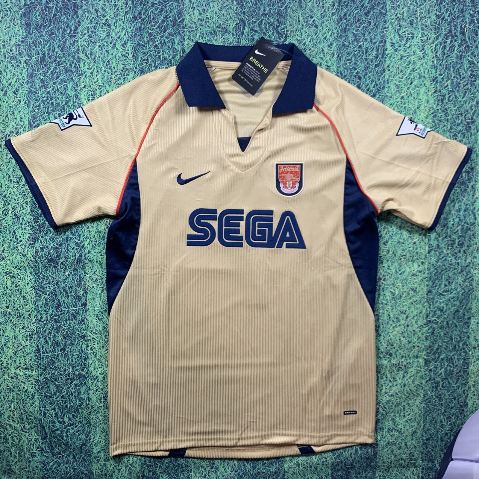Thierry Henry Arsenal 2001/2002 Away Jersey – Retro Jersey – Mens Sizes – New