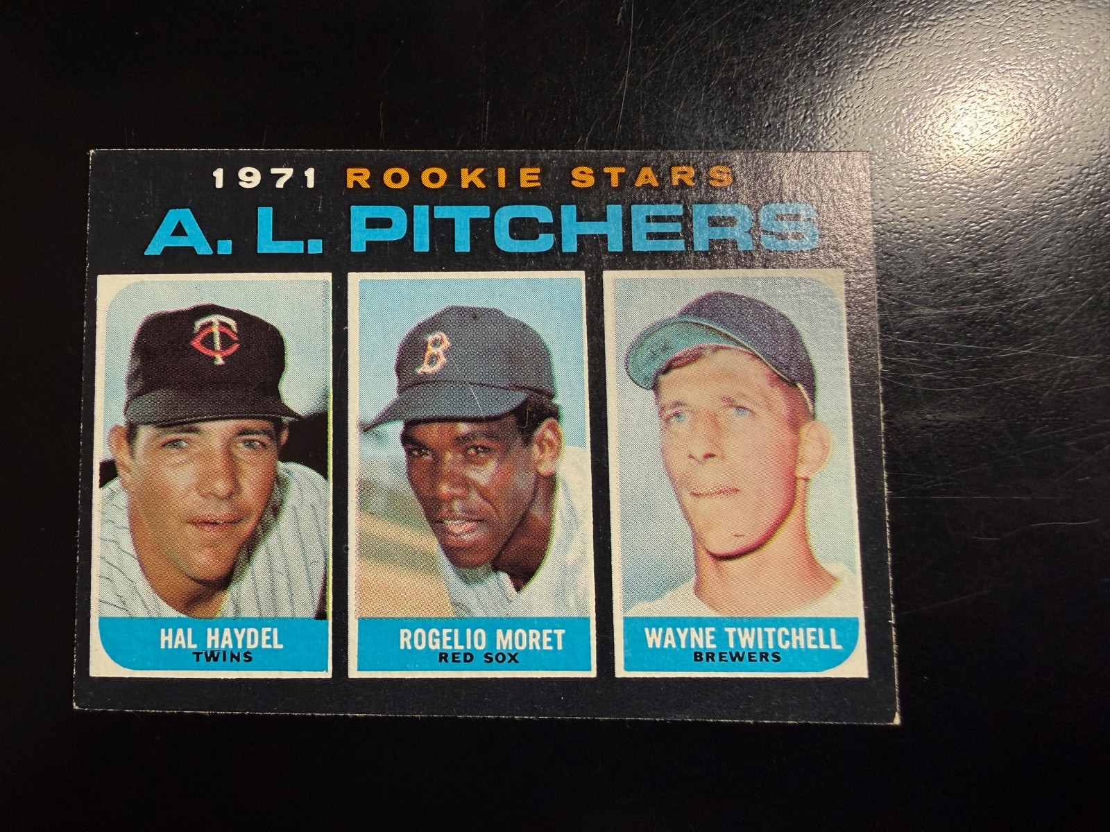 1971 Topps #692 Al Rookie Pitchers EX/EXMT MISCUT (ANGLE CUT)