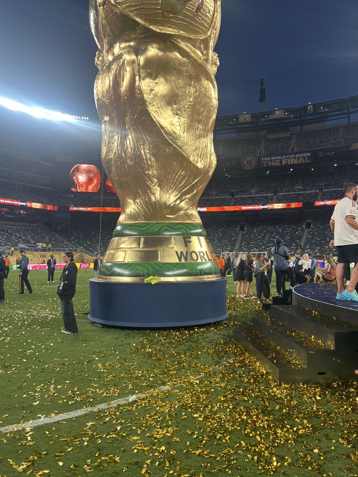 World Cup Final Argentina vs Spain Confetti From The Field! SPAIN CHAMPIONS!