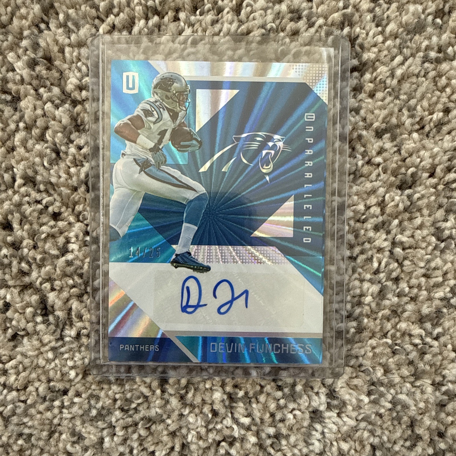 2016 Panini Unparalleled Devin Funchess Auto /25