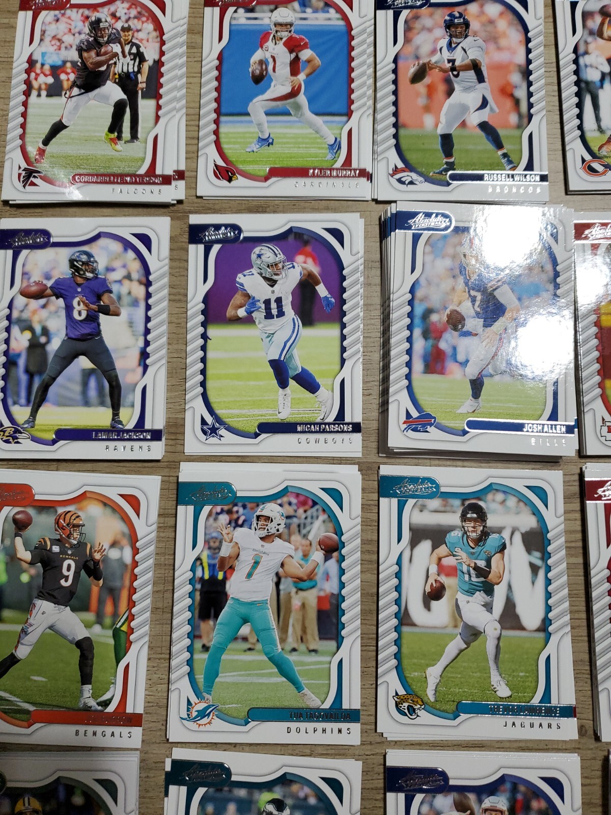 2022 Absolute Football Complete Set Rookies and Vets #1-200