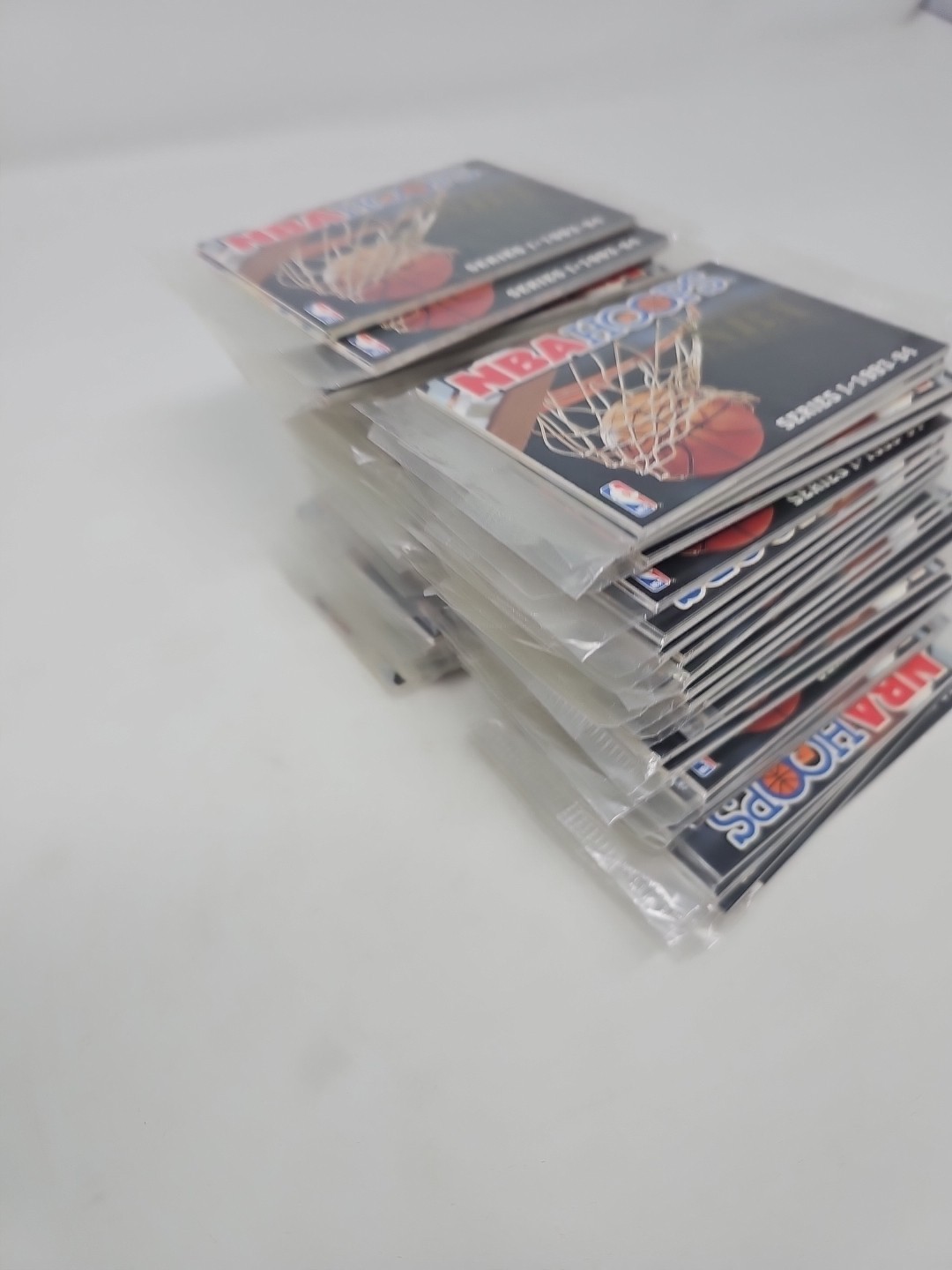 1993-94 NBA Hoops Series 1 Basketball Cards – 10 Factory Sealed Packs B007