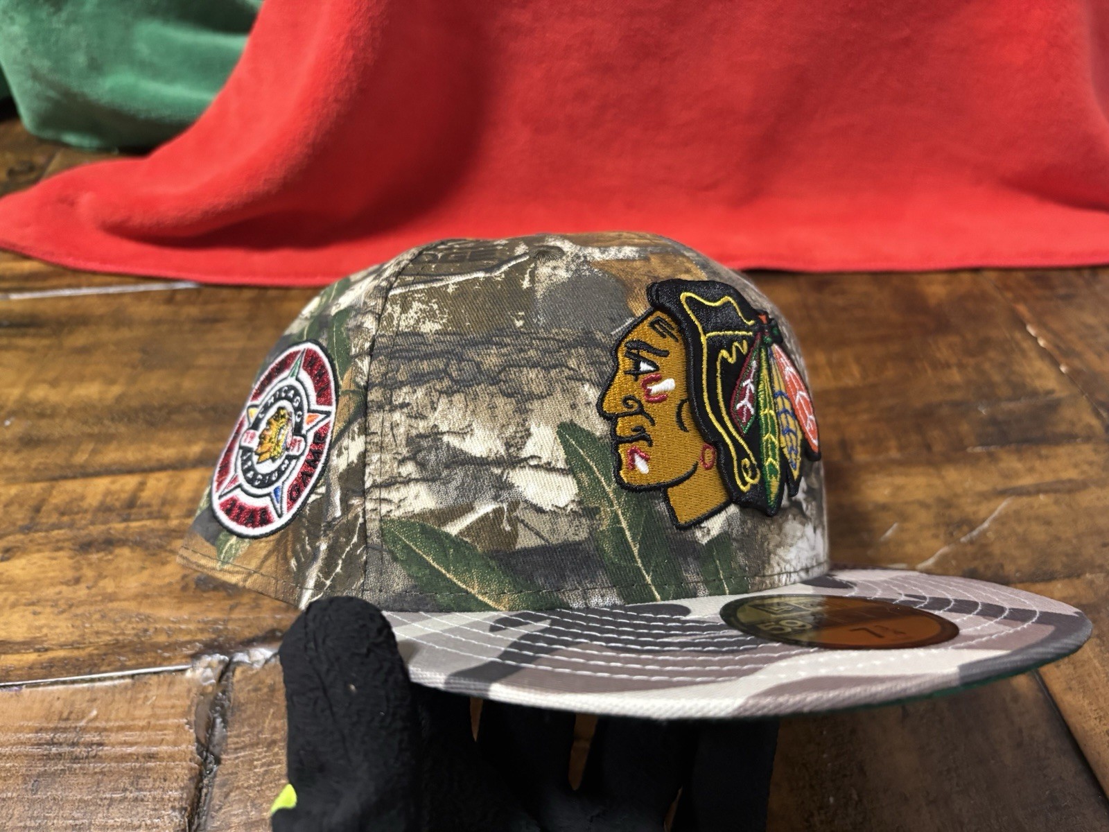Chicago Blackhawks Realtree Camo New Era Fitted 7 3/4 Green UV Glow In The Dark