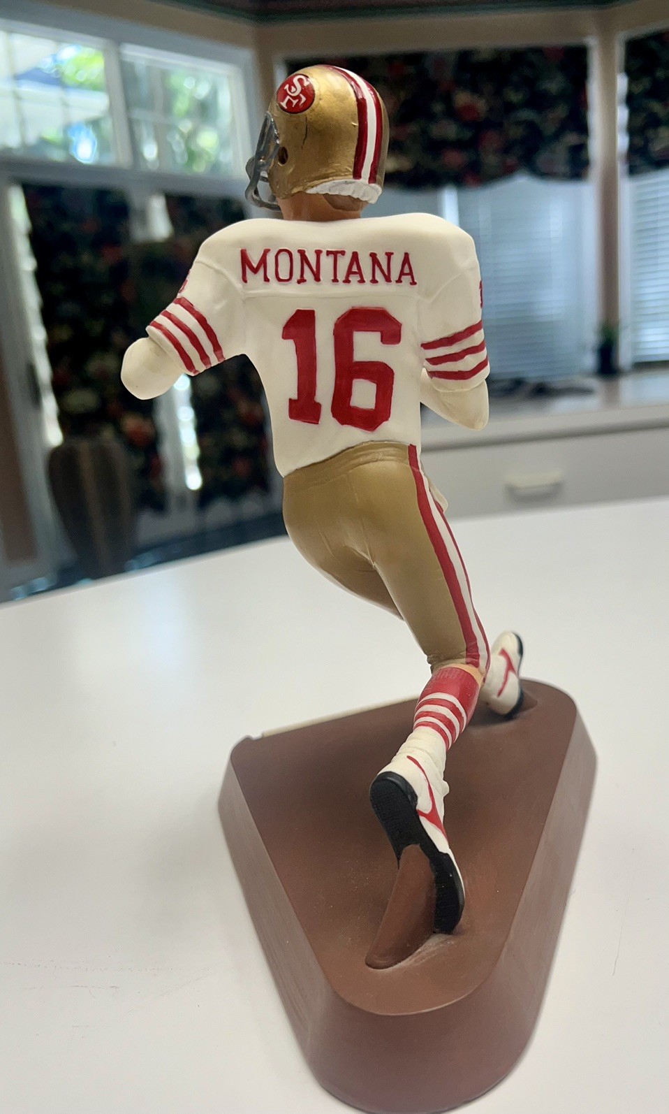 Joe Montana Hand Signed 370/2500 Salvino Football Legends 49ers HOF w/Box & COA