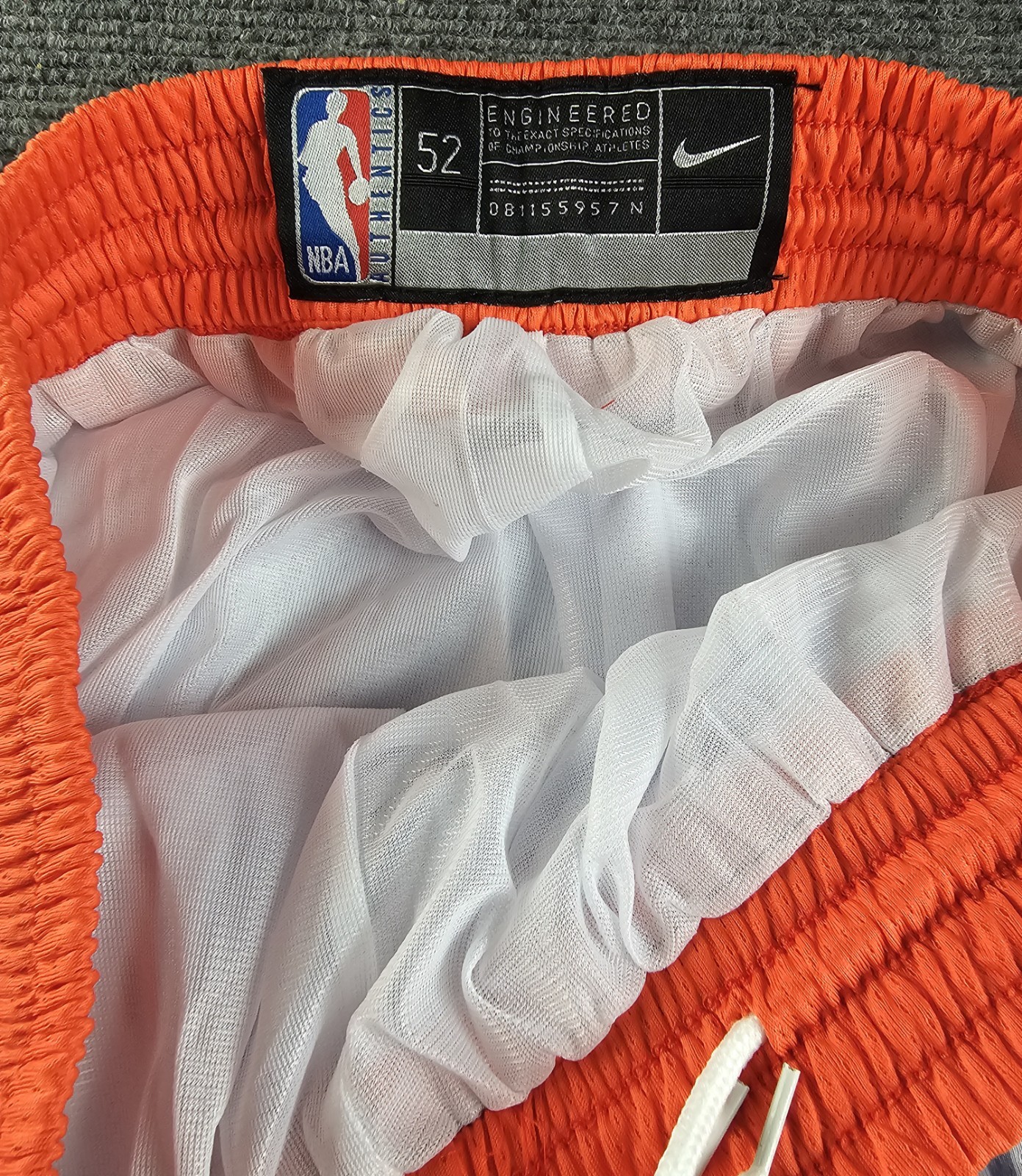 New York Knicks Mens XL White Pin Strip Basketball Shorts New