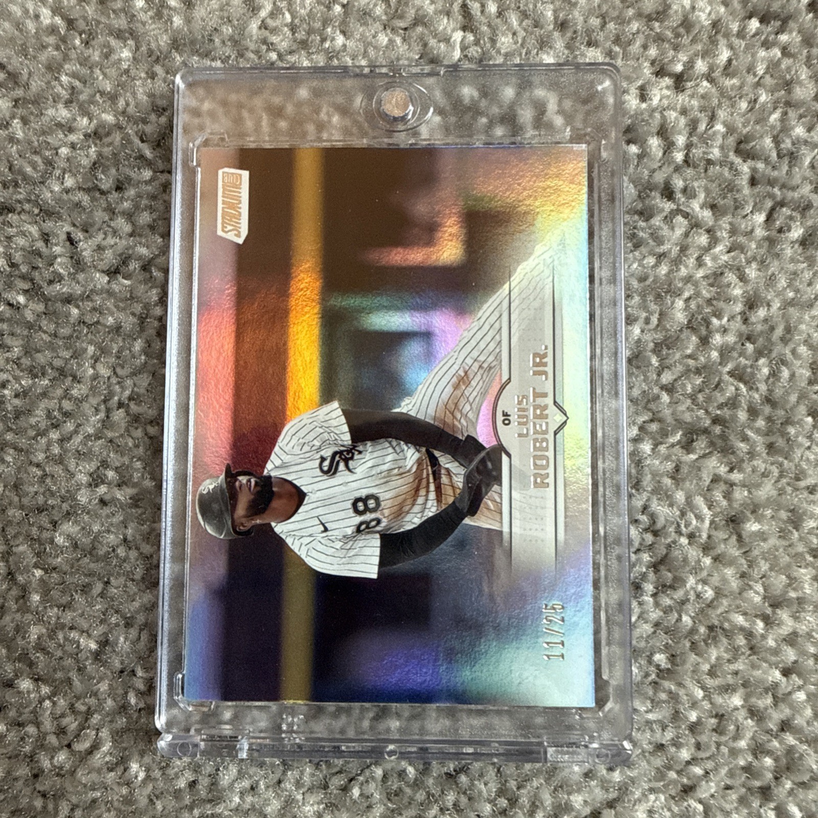 2025 Topps Stadium Club – Luis Robert #87 Rainbow Foilboard /25