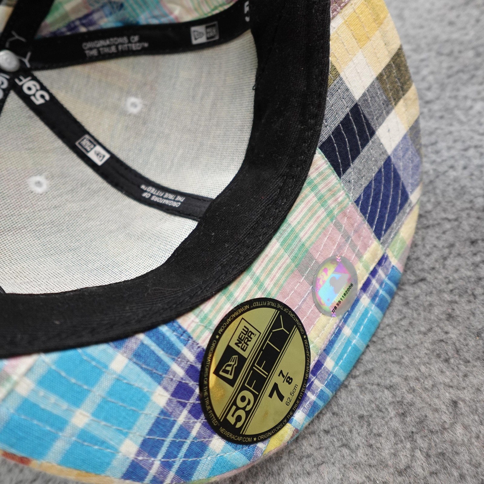 New York Yankees Hat Cap Fitted Size 7 7/8 MLB New Era 59FIFTY Patchwork Plaid