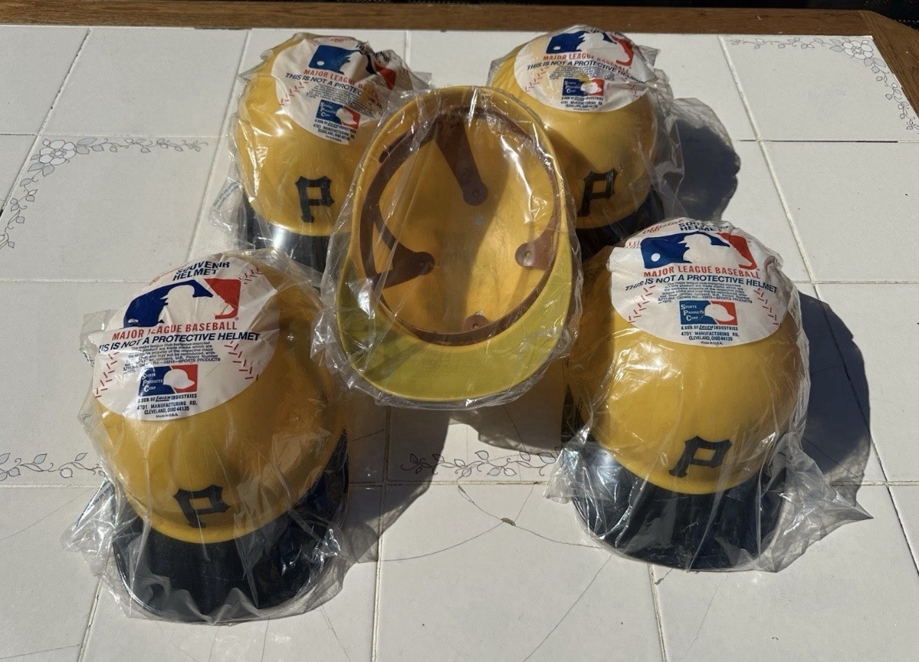 Vintage Pittsburgh Pirates Mini Baseball Helmet Plastic Popcorn Bowl