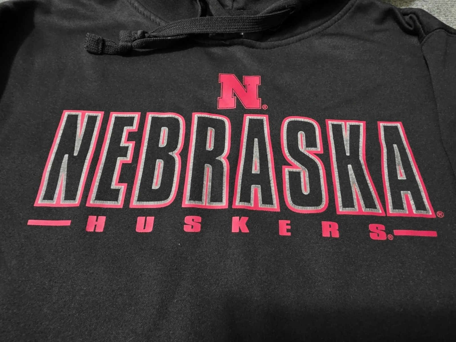 Colosseum Nebraska Cornhuskers Black Pullover Hoodie Size L