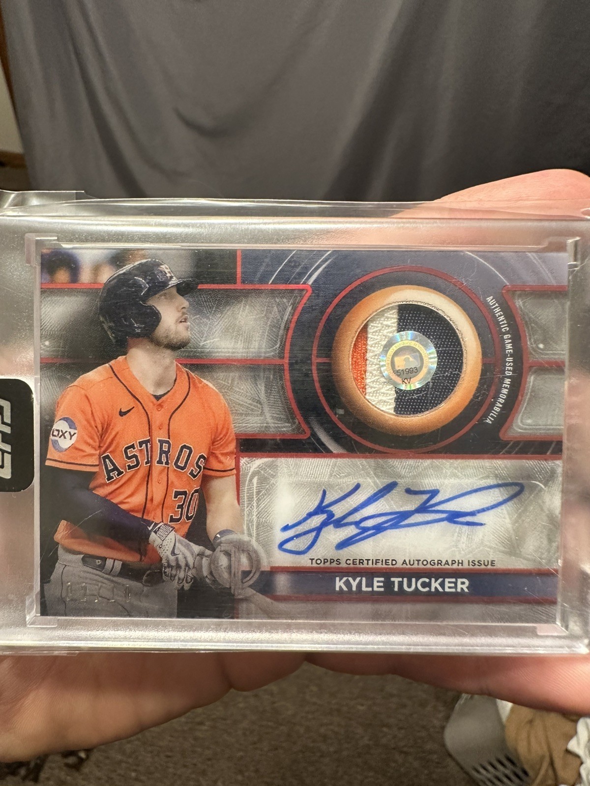 2024 Topps Tribute – Autograph Patches Kyle Tucker #APA-KT Red /10 (AU, MEM)