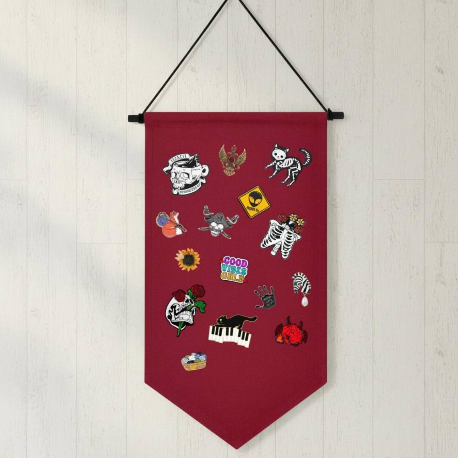 Badge Display Pennant Lightweight Enamel Badge Banner Long-Lasting Polyester