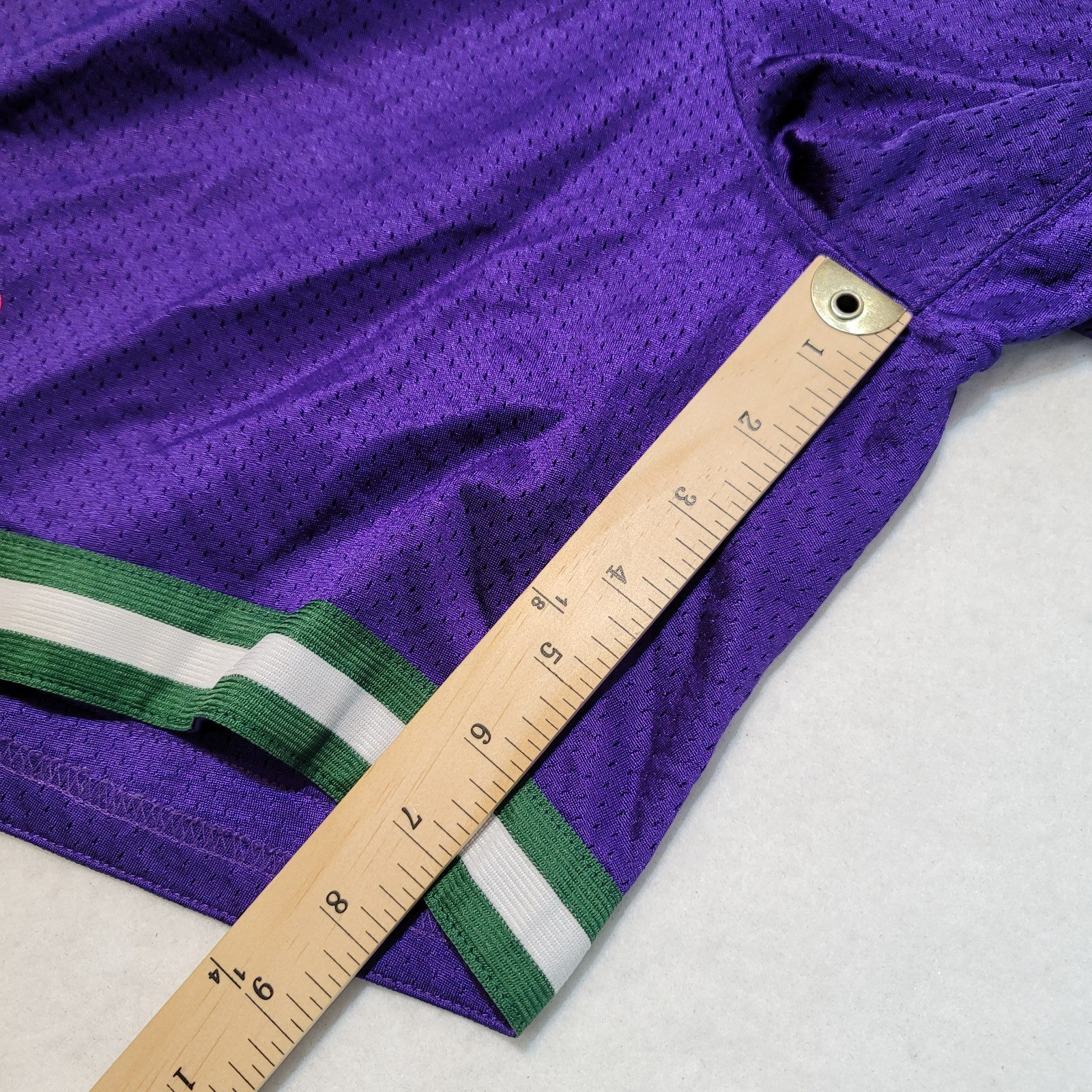 Milwaukee Bucks NBA Reebok Team Issued Shorts Game Purple Green Men 40 Vintage