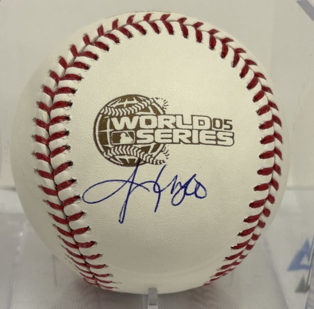 JOEY CORA White Sox 2005 World Series Rawlings Ball Beckett CERT COA