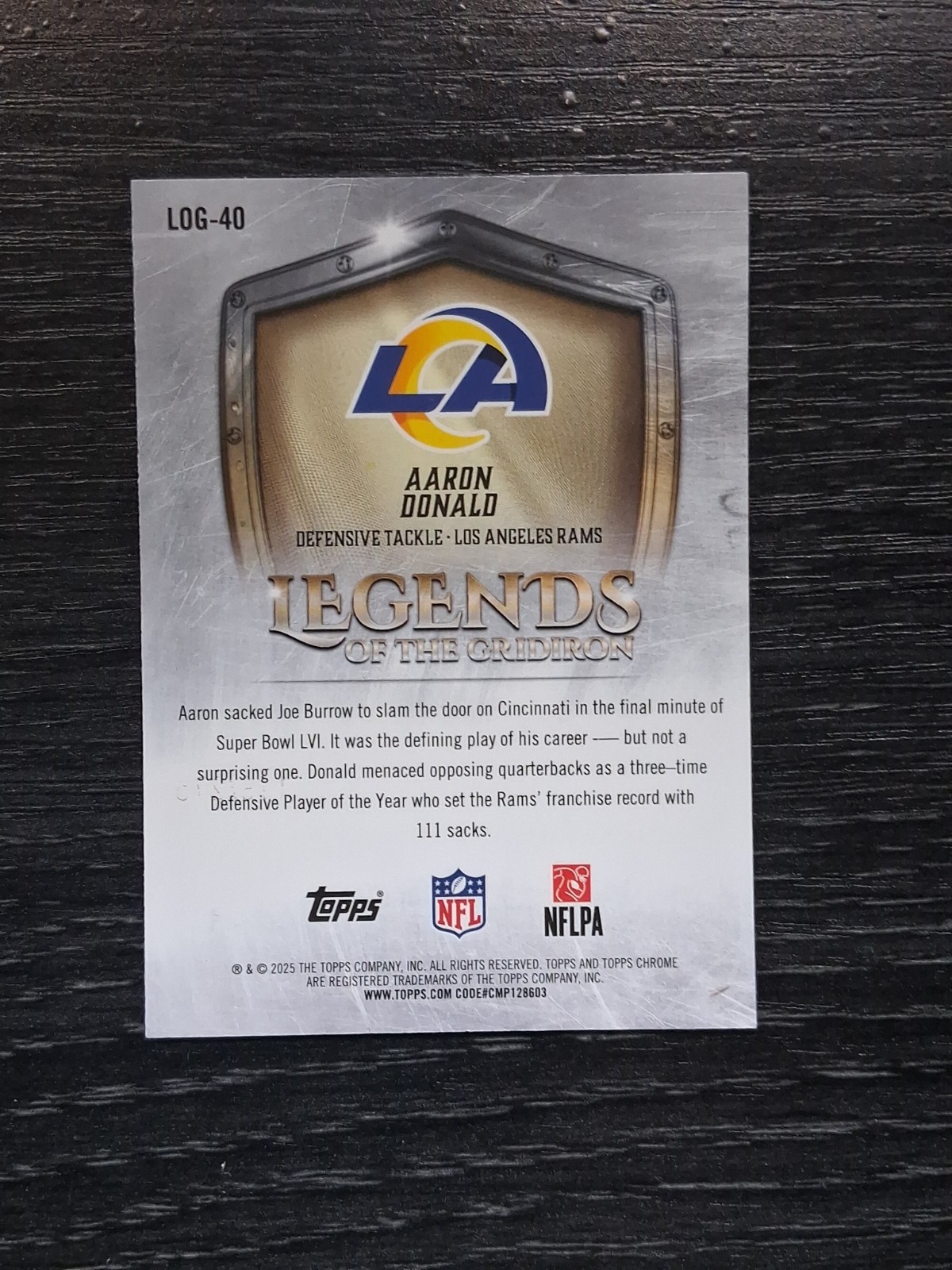 2025 Topps Chrome – Legends of the Gridiron Aaron Donald Yellow Refractor
