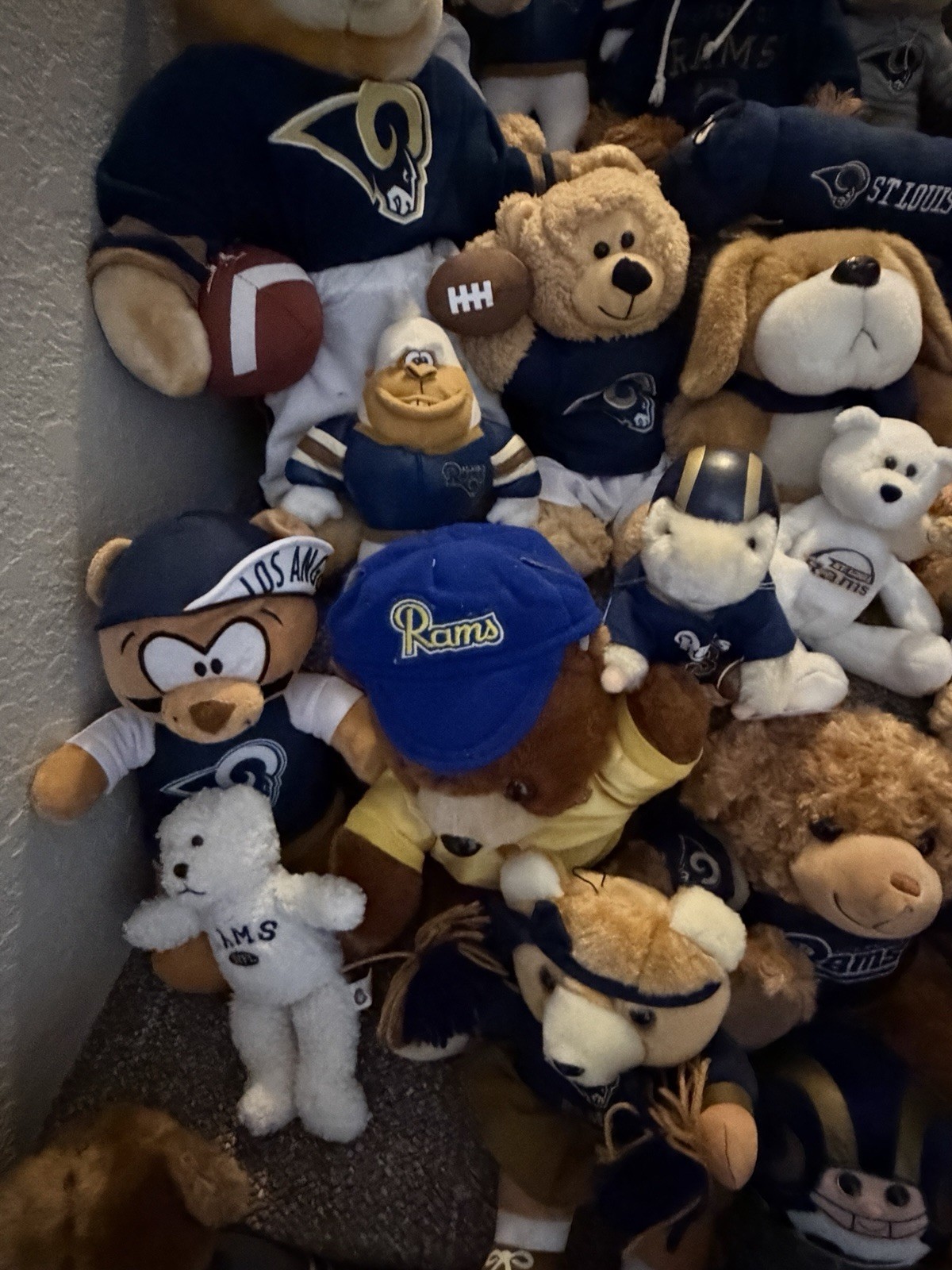 HUGE NFL LA ST LOUIS RAMS 42 PC MASCOT PLUSH LOT LICENSED VINTAGE MERCH PLAYERS
