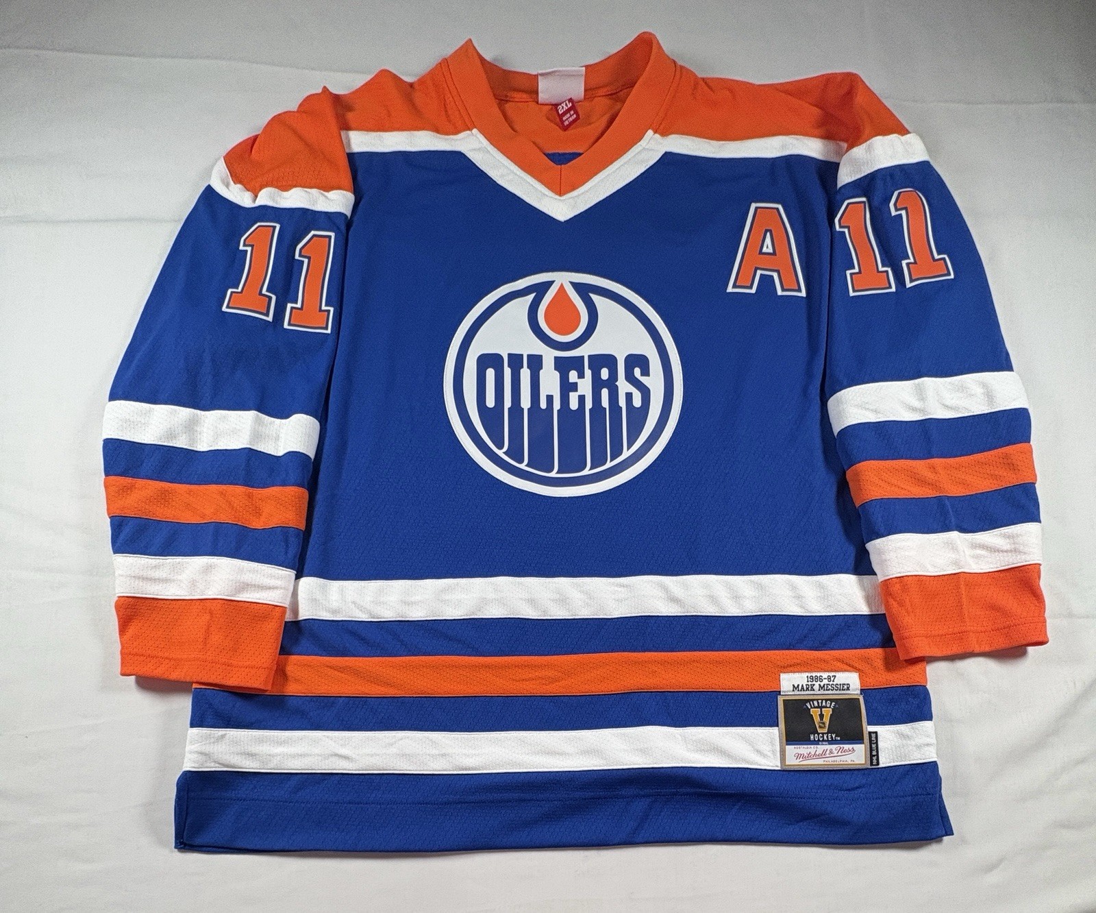 Men’s Mitchell & Ness Mark Messier #11 Royal Edmonton Oilers Alternate Sz 2XL