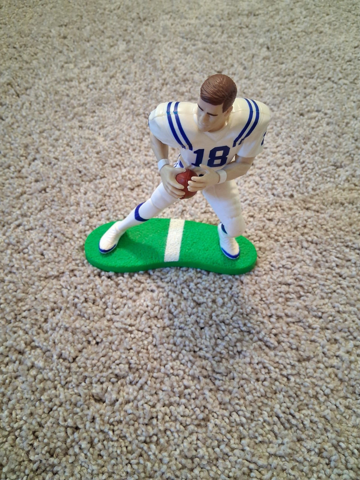 2000 Payton Manning #18 Colts NFL Collectible Football Figure