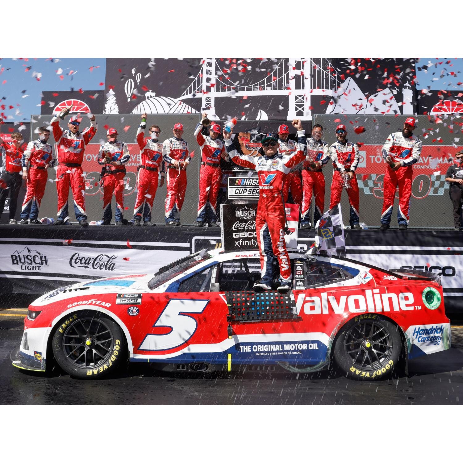 NASCAR Kyle Larson 2024 Sonoma Race Win Victory Lane Confetti