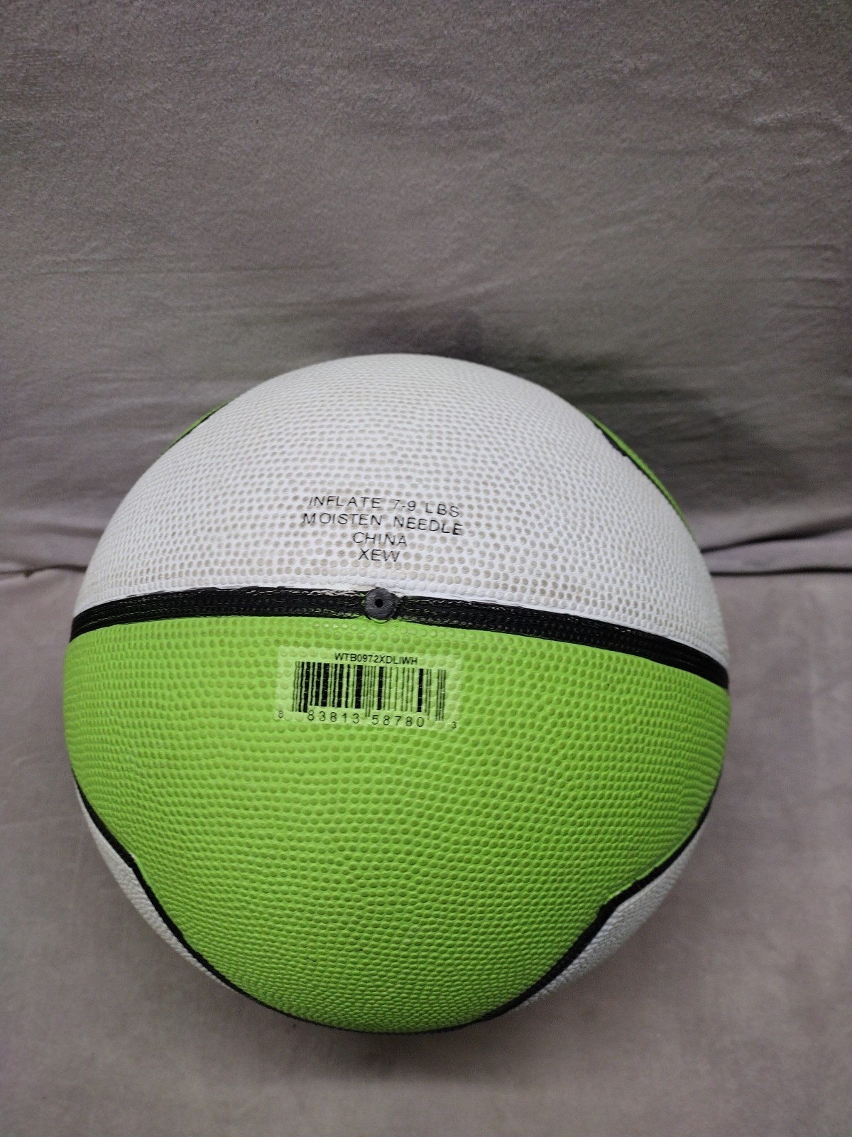 WILSON NCAA Killer Crossover Basketball – Size- 27.5″, Green/White size 5 Used.