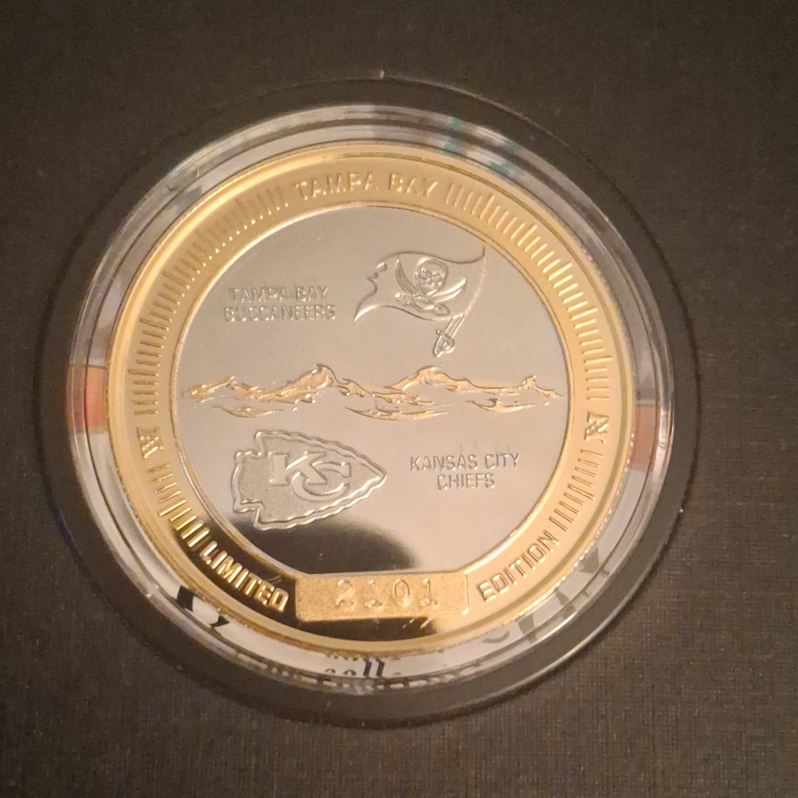 The Highland Mint Super Bowl LV Official Game Coin Silver/Gold Chiefs Buccaneers