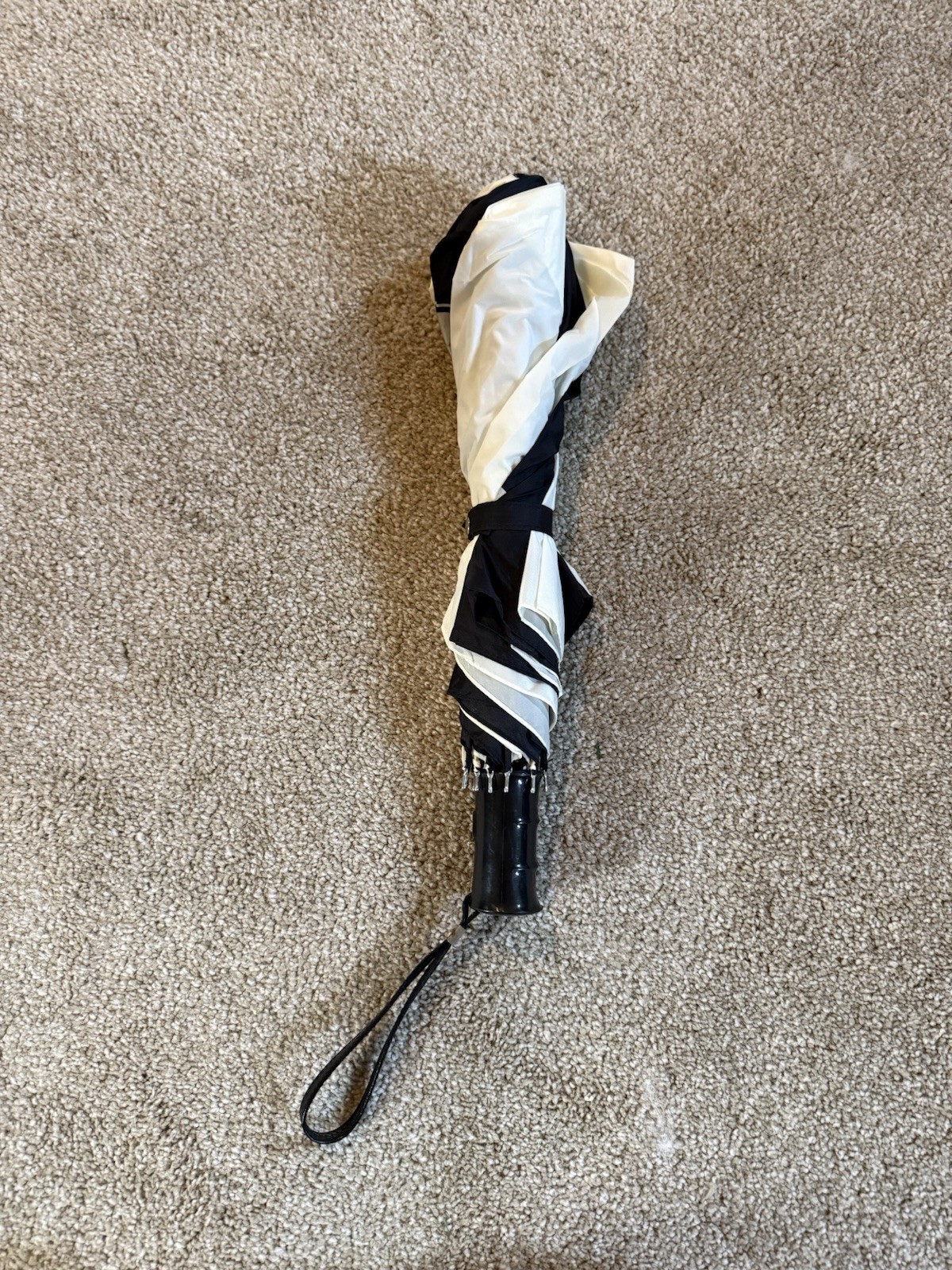 VTG Oakland Raiders Football Helmet Spell Out Logo NFL Compact Rain Umbrella