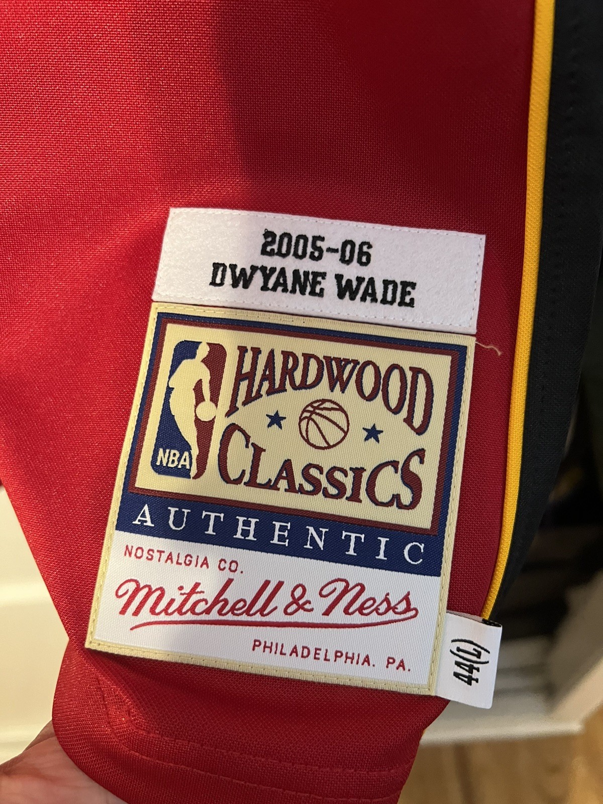 Dwyane Wade Authentic Finals Jersey L mitchell and ness Retail $300