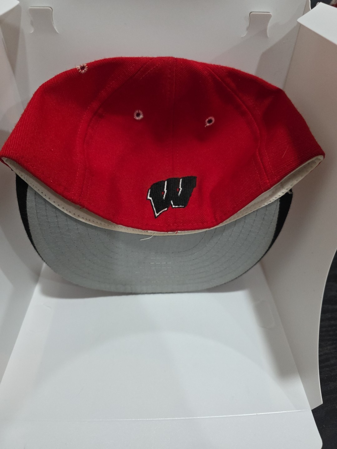 Vintage Pro-Line Wisconsin Badgers Size 6 7/8 Fitted Hat NCAA Made In USA