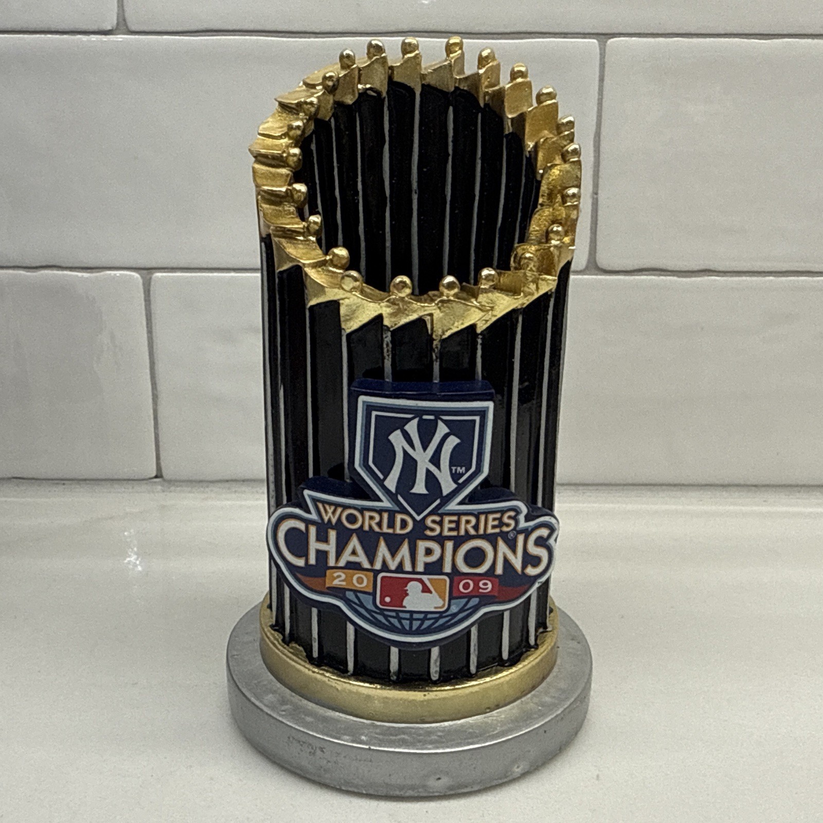 2009 New York Yankees MLB Baseball World Series Champions Trophy Paperweight