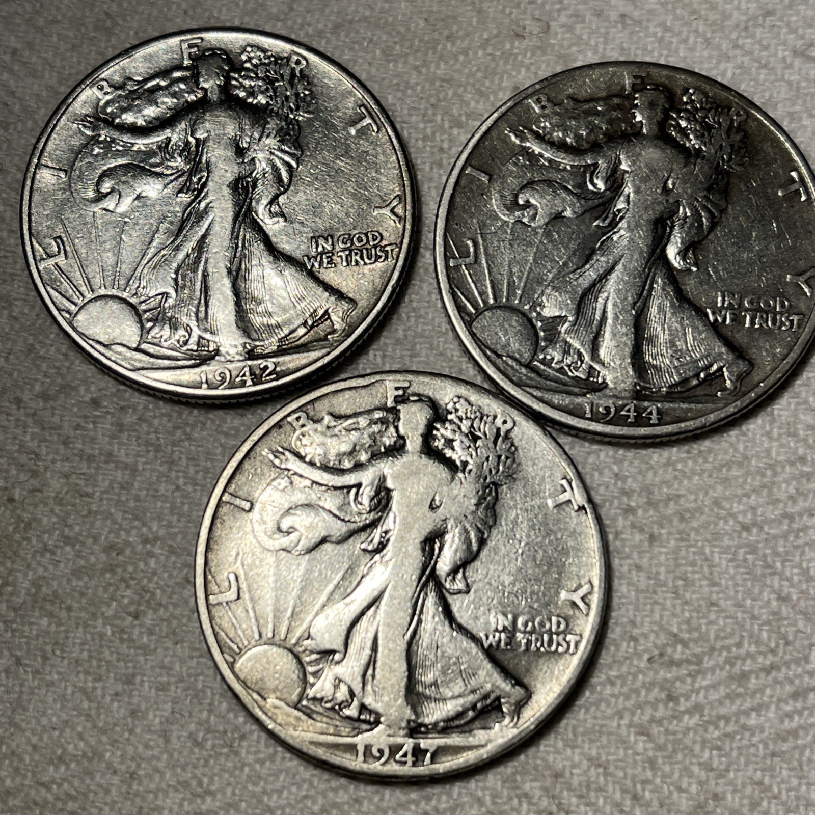 Lot of 3 Walking Liberty Siver Half Dolars. 1942, 1944D, 1947D. 90% Siver.💥