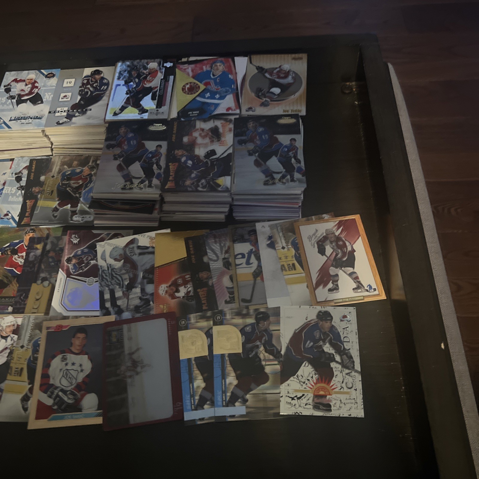 Lot of 800++ Approximately Joe Sakic Cards Great Mix Avalanche Nordiques
