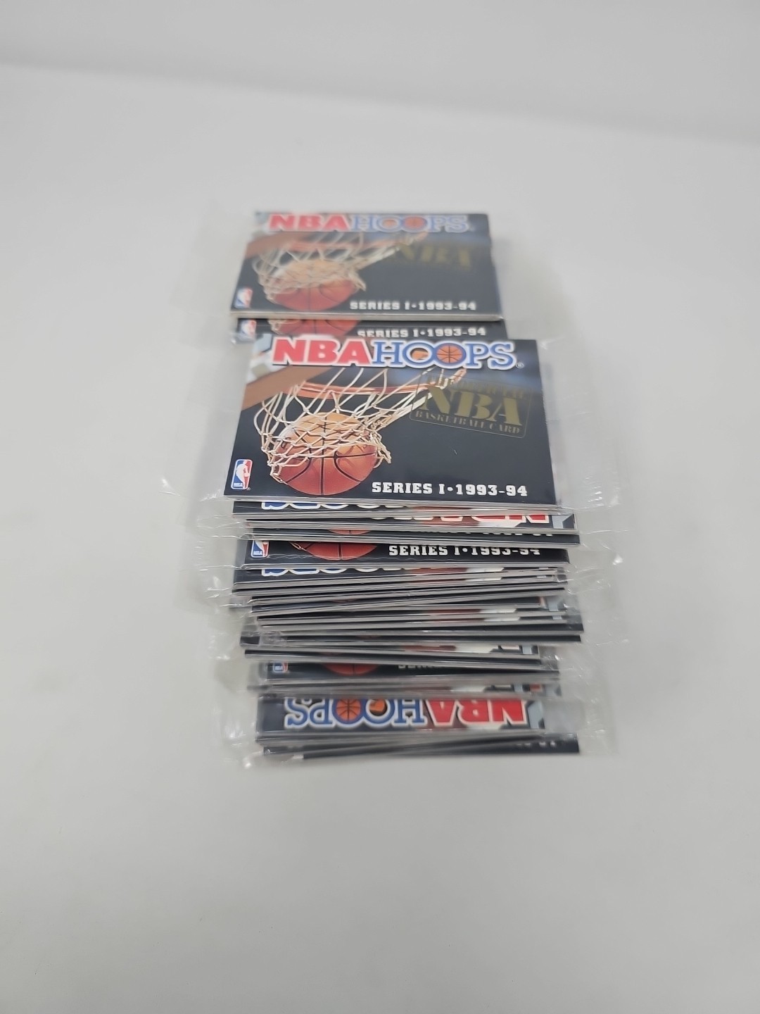 1993-94 NBA Hoops Series 1 Basketball Cards – 10 Factory Sealed Packs B007