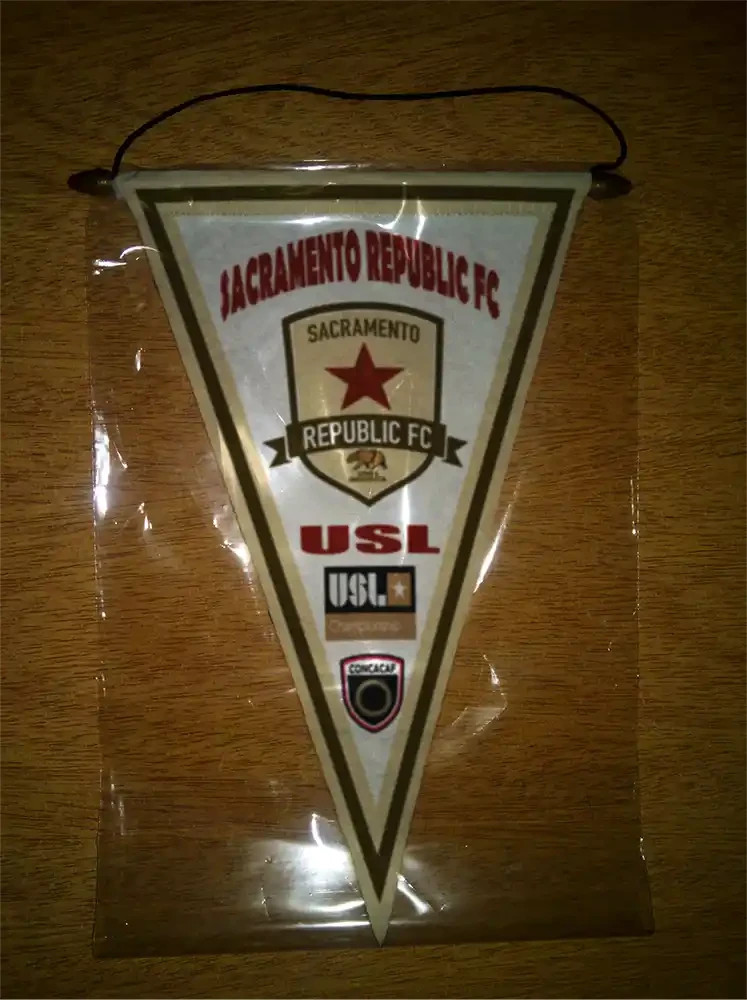 TRIANGULAR PENNANT USL SACRAMENTO REPUBLIC FC