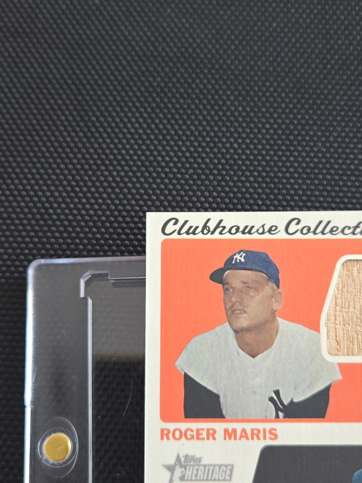2015 Topps Heritage – Clubhouse Collection Dual Relics Derek Jeter, Roger Maris