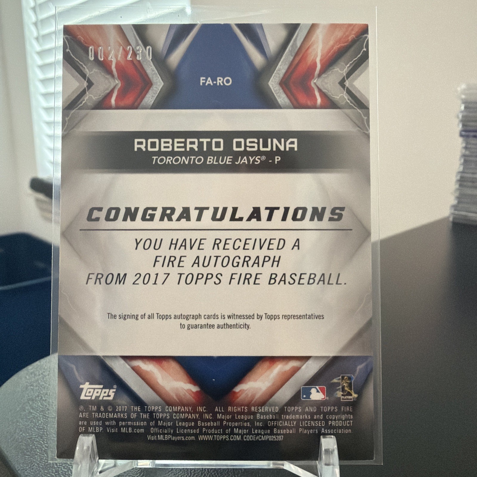 2017 Topps Fire – Autographs Roberto Osuna #FA-RO /230 (AU)