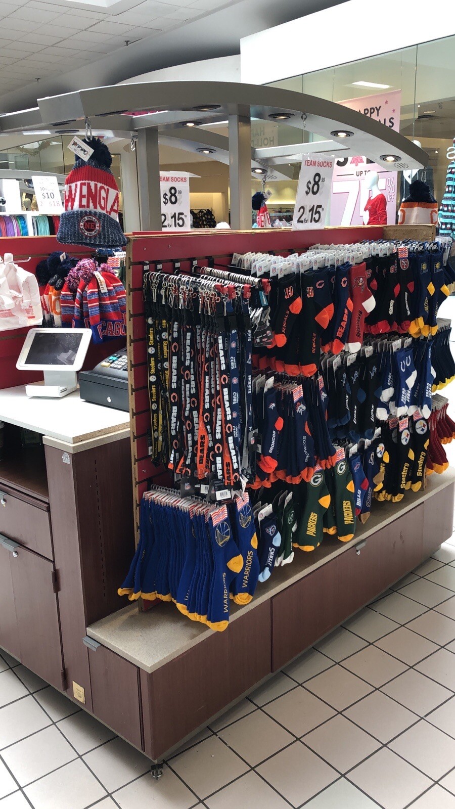 Wholesale Lot of 1,573 pairs of Licenced half ankle Team Socks NFL NBA College
