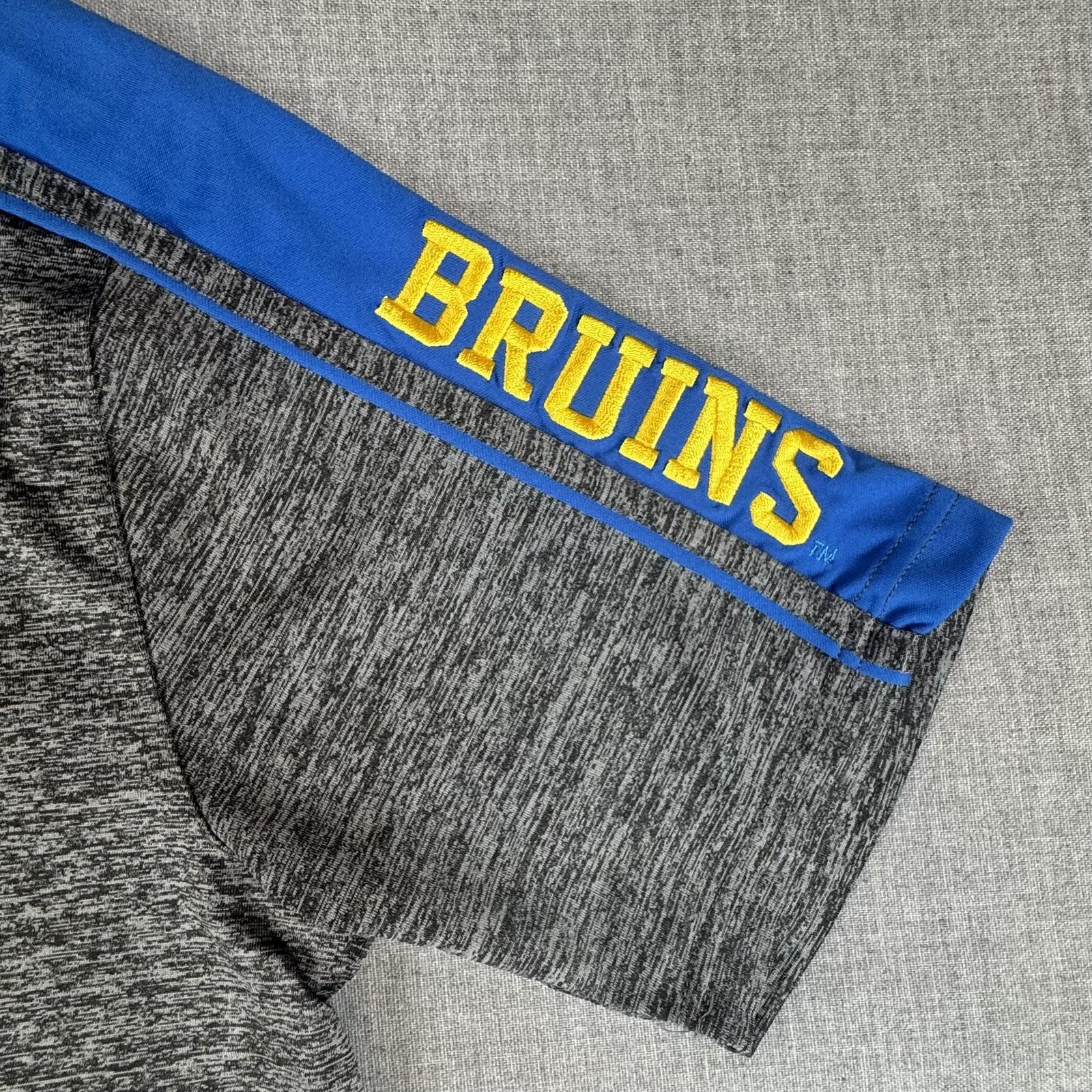 UCLA Bruins Shirt Mens Medium Gray Blue NCAA College Chiliwear Polo Short Sleeve