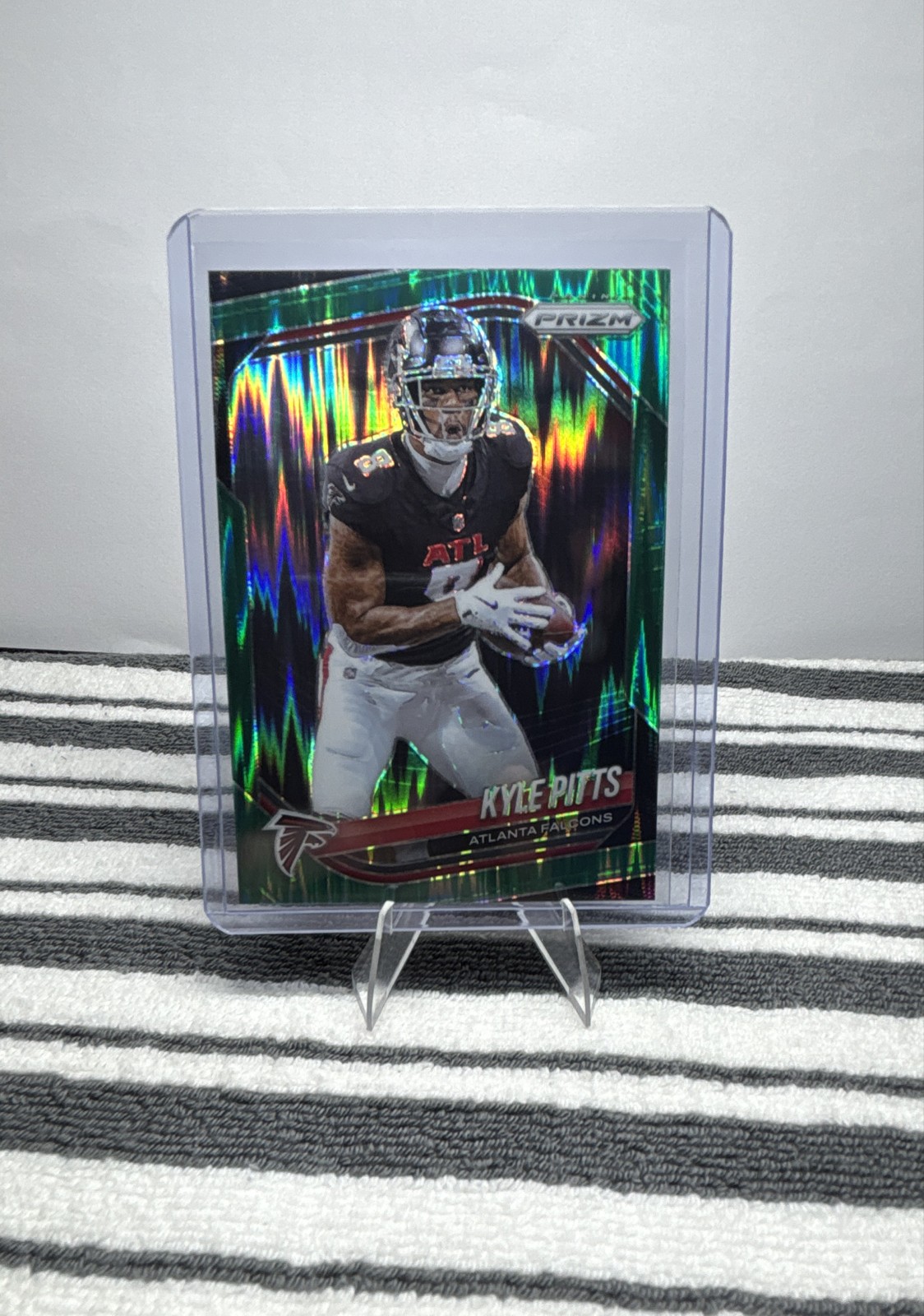 2025 Prizm Kyle Pitts #222 Green Shock Prizm