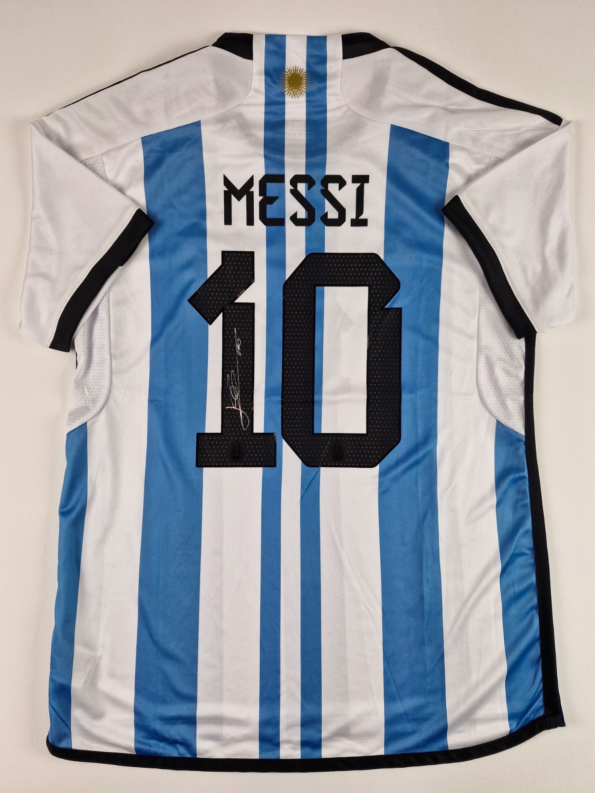 Lionel Messi Argentina Qatar FIFA 2022 hand-signed +COA Free shipping worldwide