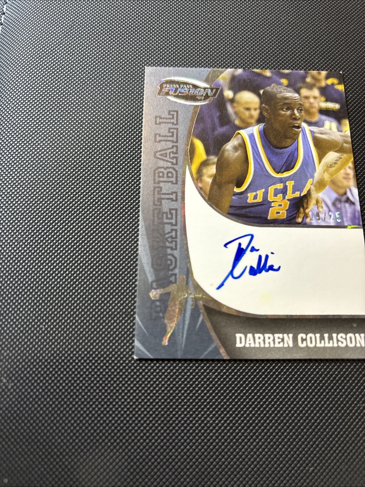 2009 PRESS PASS FUSION DARREN COLLISON RC AUTO UCLA SS-DC (Bad Edges)