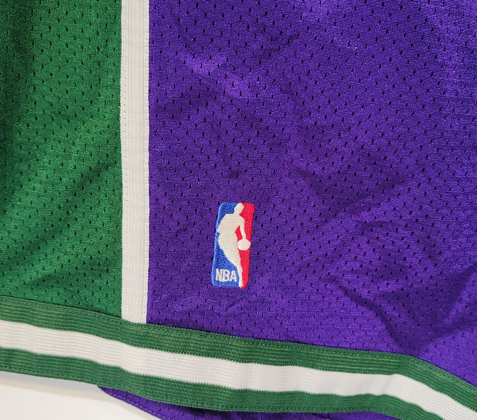 Milwaukee Bucks NBA Reebok Team Issued Shorts Game Purple Green Men 40 Vintage